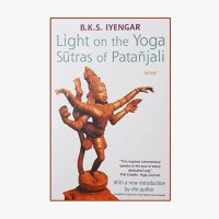 Light on Yoga Sutras of Patanjali BKS Iyengar Yoga Book - BHA8R9GCY